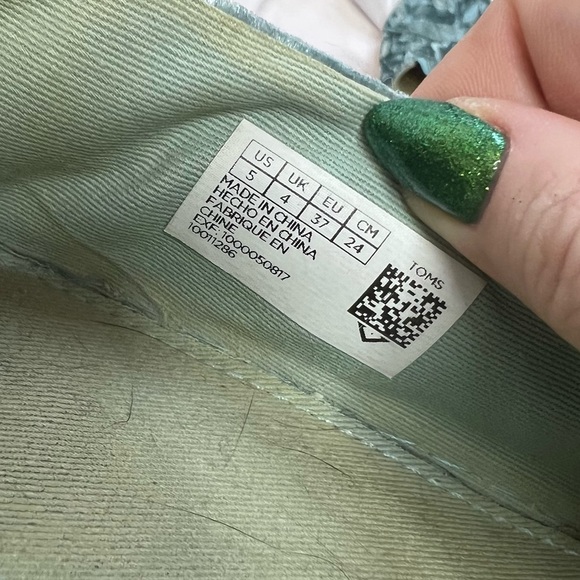 Toms Blue Crushed Velvet Slip On Tennis Shoes, size 5 - Picture 2 of 9